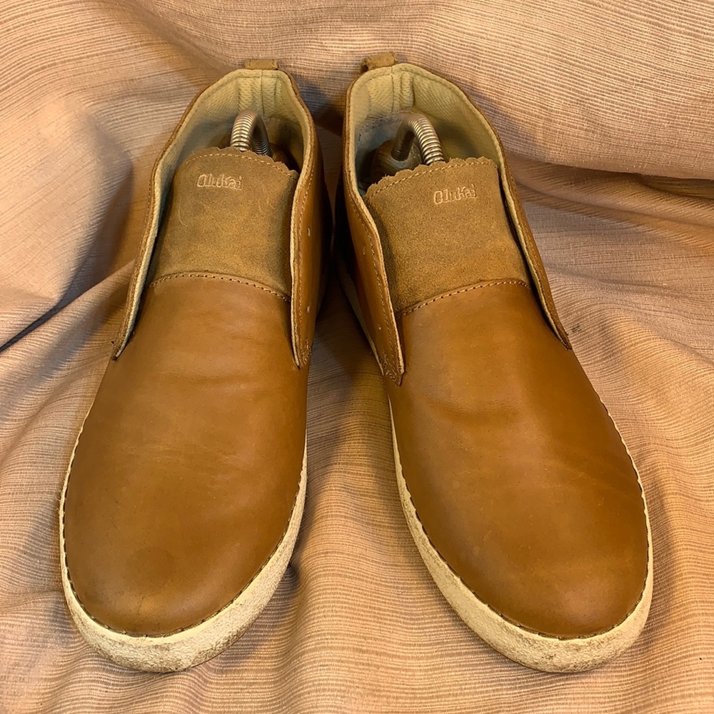 OluKai lace up leather ankle boots almost NEW